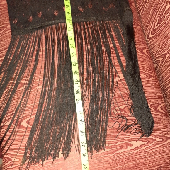YOU ARE NOT ALONG BLACK KNIT FRINGES MESH - Picture 7 of 7